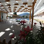Riviera فندق