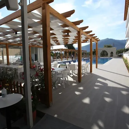 Riviera فندق 3*