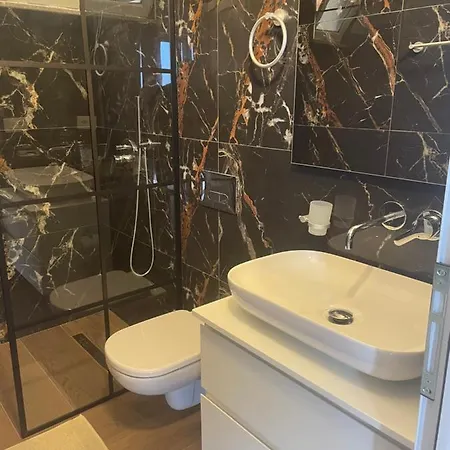 Riviera מלון בורש